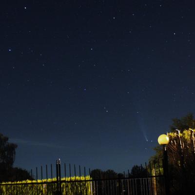 C/2020 F3 Neowise (Canon 1000D - 28 mm f/4) 19 juillet 2020 vers 2h45
